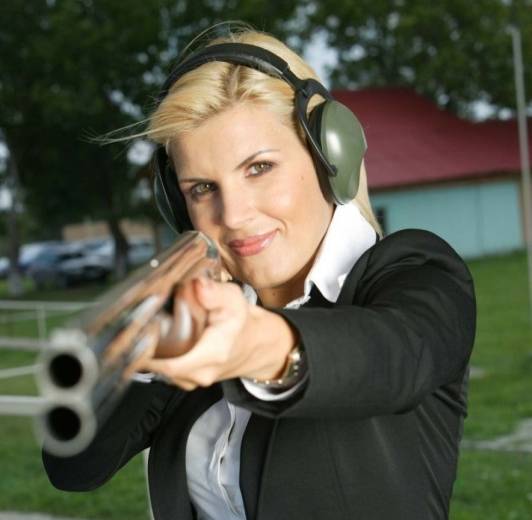 Nemzetközi elfogatóparancsot kezdeményezett a román rendőrség Elena Udrea ellen