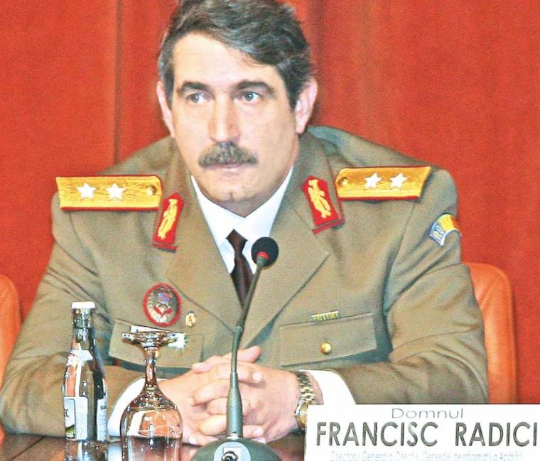 Egyenruhás bűnözők