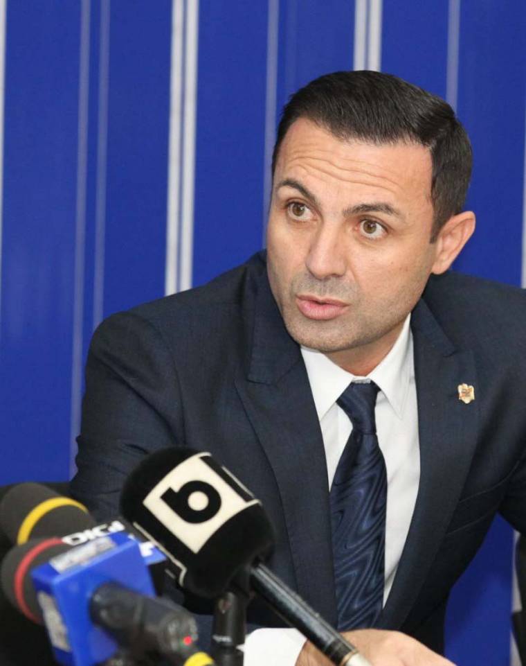 Korrupcióellenes tisztogatás a második és harmadik vonalban