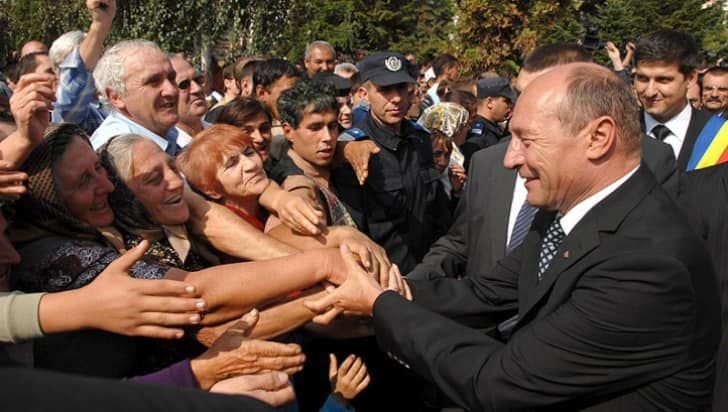 Băsescu: a kormánypártok minden hatalmat maguknak akarnak, az elnökválasztás érvénytelenítése politikai döntés volt