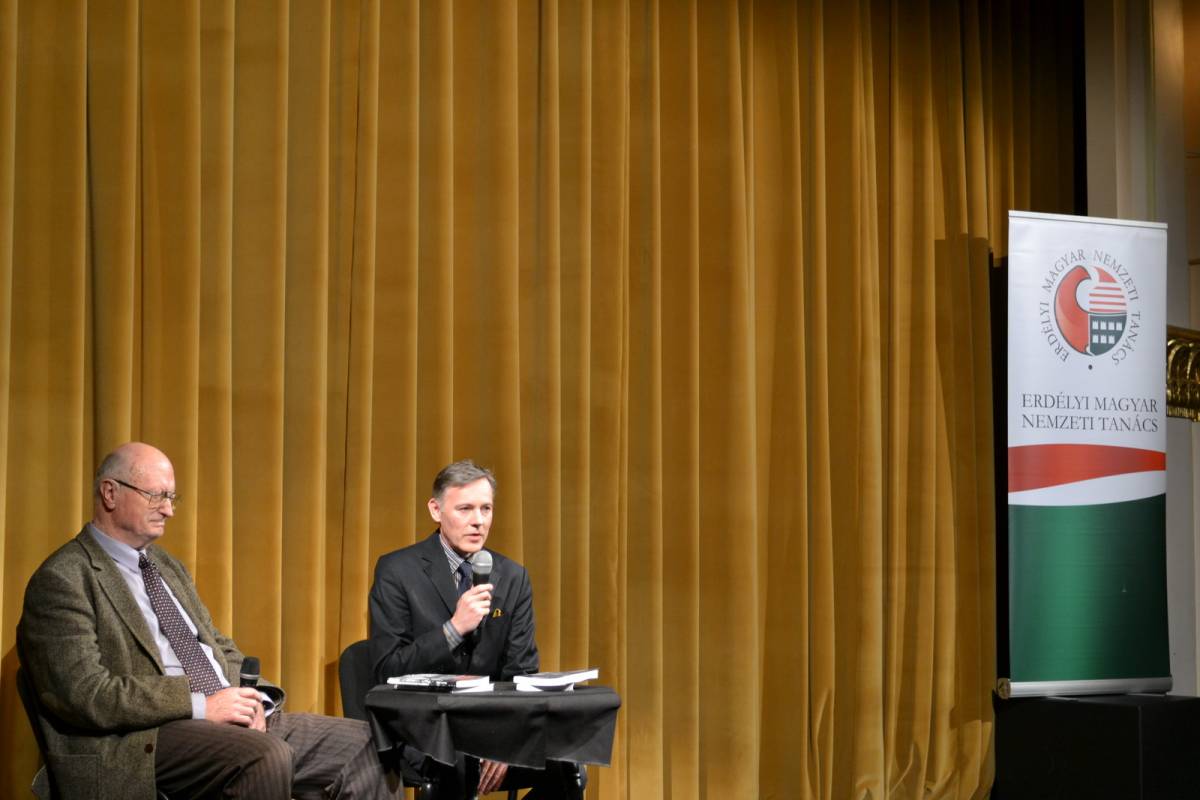 Kincses Előd részvételével az Erdélyi Magyar Nemzeti Tanács több fórumot is tartott a marosvásárhelyi fekete márciusról
