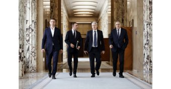 Szégyenérzet semmi. Hitelesség még annyi sem – Román lapvélemény a kormánypártokról