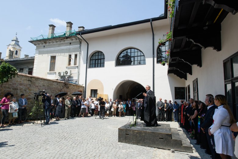 Kovács István, az unitárius egyház közügyigazgatója isteni egybeesésnek tartotta, hogy János Zsigmond király születésnapján kerül sor a házavatóra •  Fotó: Bíró István