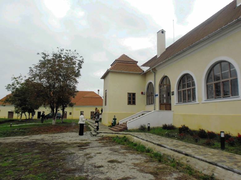 A restaurált Komáromi-kastély Ottományban, régi pompájában •  Fotó: Sütő Éva
