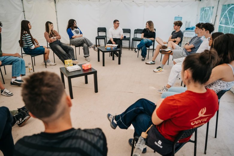 A tehetséget, a kíváncsiságot és a keresést támogatják – az Unitárius Ifjúsági Konferencia szellemiségéről