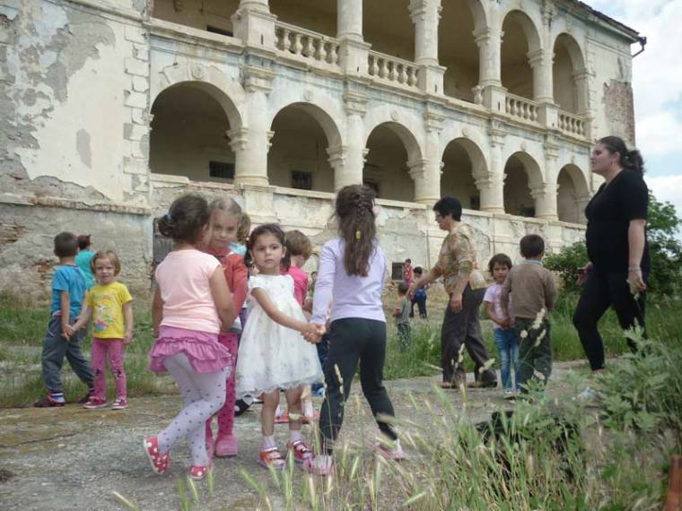 „Fele apă, fele víz”: élet a bor útján