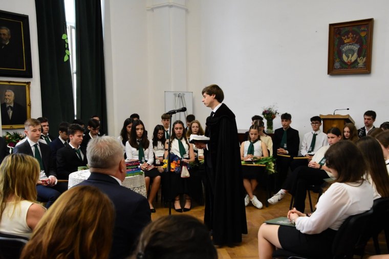 Huszonéves lelkészként az iskolapad másik oldalán is megtalálta a közös hangot a fiatalokkal