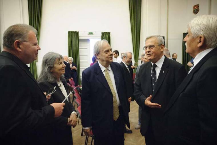 Az egyházi rendszerváltás útvesztőiben