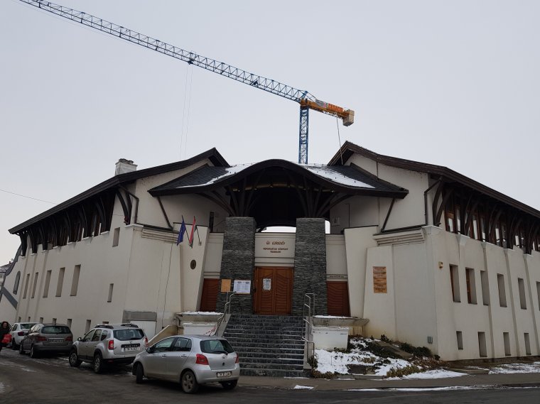 A romániai népfelkelés 30. évfordulójára befejezik Makovecz Imre bánsági remekművét