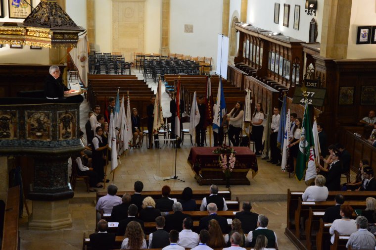 Hallhatóvá kell tenni, hogy vagyunk