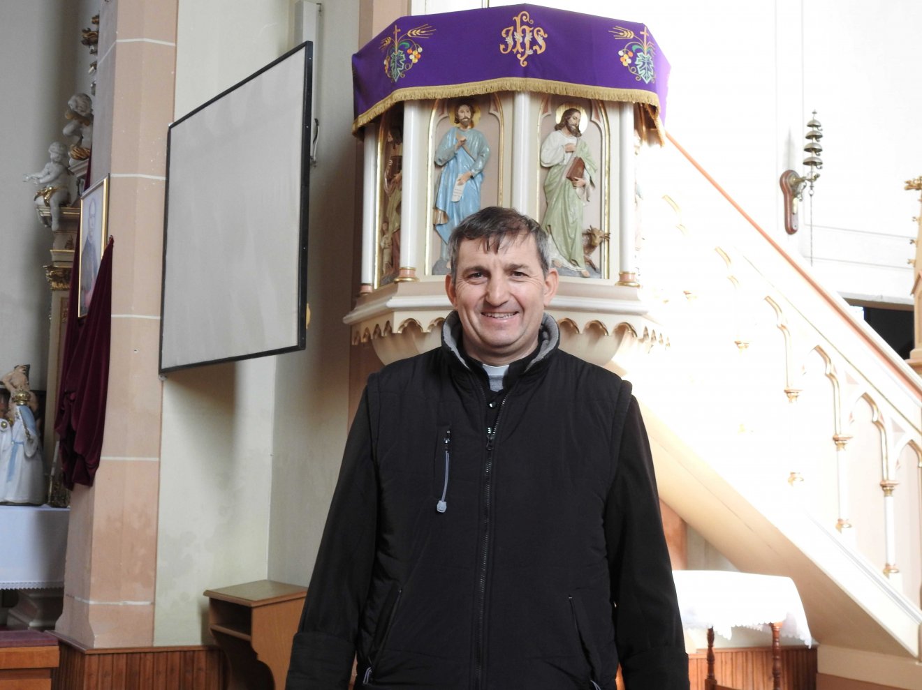 Harsányi László erdődi plébános szerint mindenkinek szüksége van a szeretetre • Fotó: Makkay József