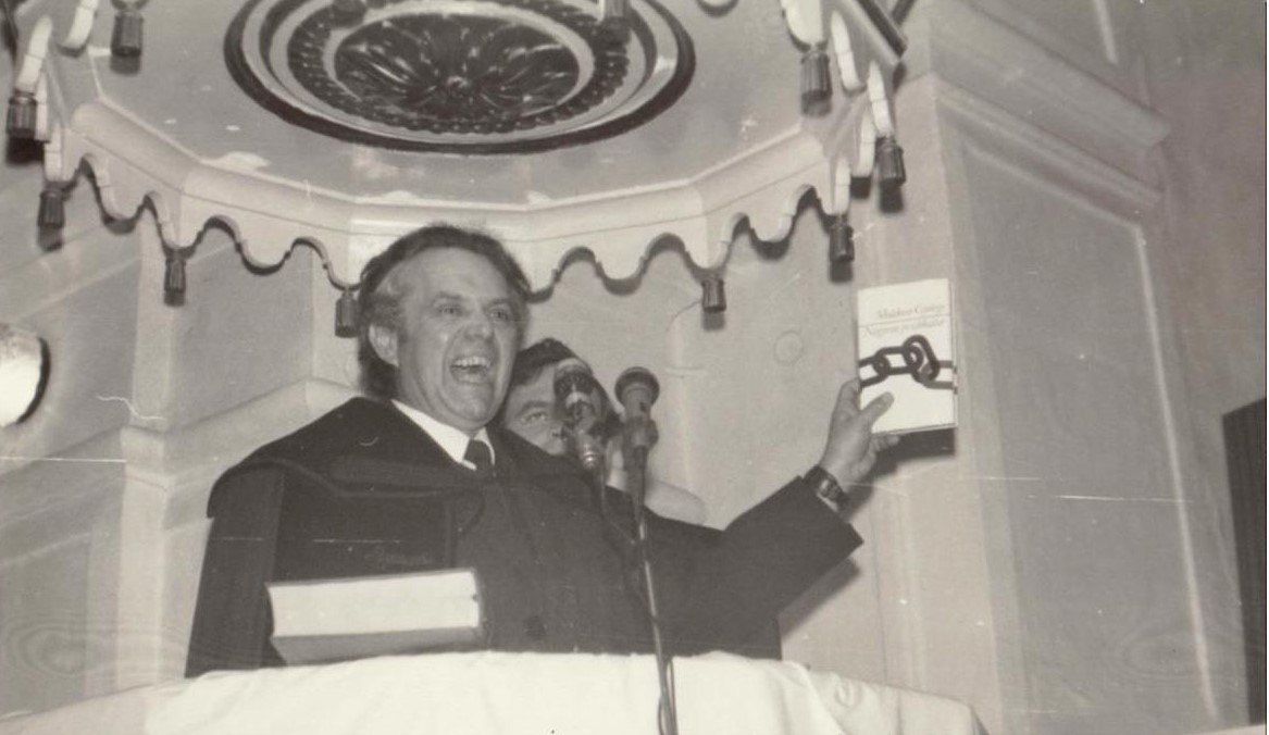 A vendéglátó szilágycsehi lelkipásztor, Molnár Kálmán 1989 karácsonyán •  Fotó: Molnár Kálmán archívuma