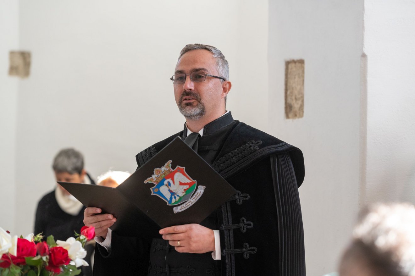 Rátoni Csaba dévai lelkipásztor szerint az elmúlt nyolc évben sok szeretetet és áldást tapasztalhattak meg a gyülekezetben. És nem csak a református tagok részéről • Fotó: Facebook/Dévai Református Eygházközség