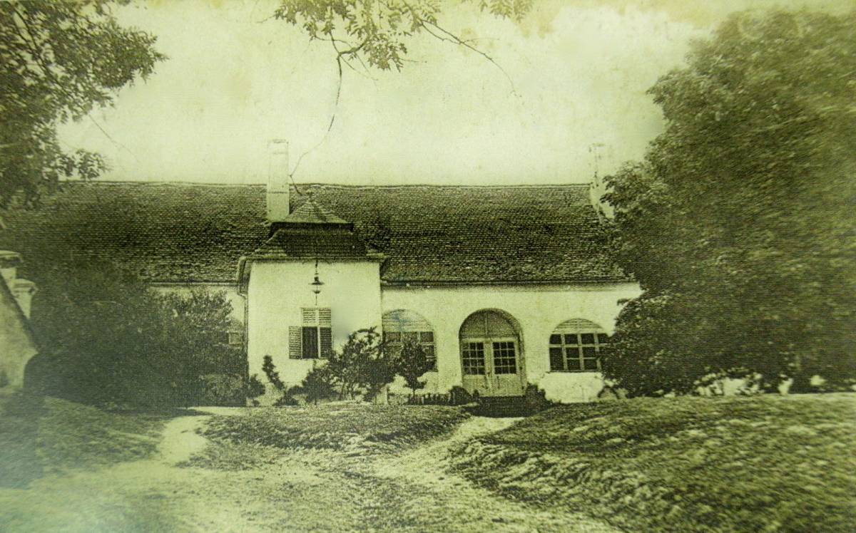 Az egykori ottmányi kastély a két világháború között &bullet;  Fotó: Archív