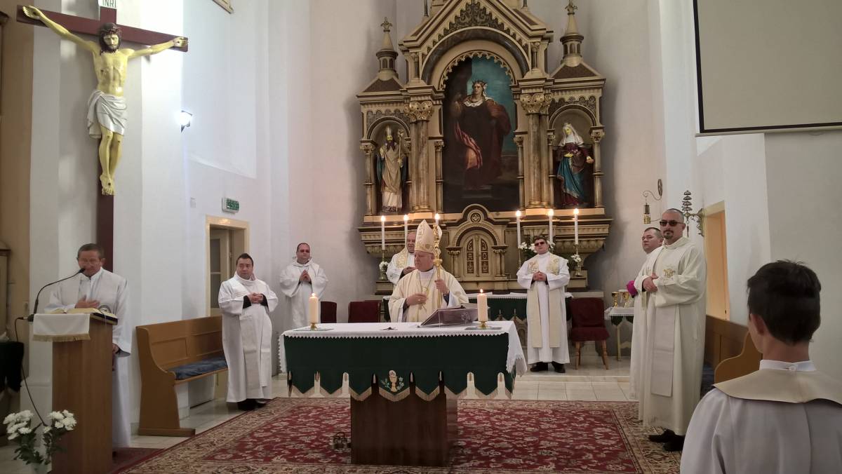 A katolikus püspök szerint a templomban soha nem fog megszűnni Isten dicsőítése és a magyar szó &bullet;  Fotó: Okos Márton