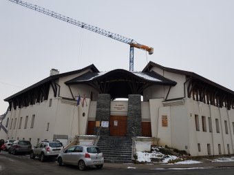 A romániai népfelkelés 30. évfordulójára befejezik Makovecz Imre bánsági remekművét