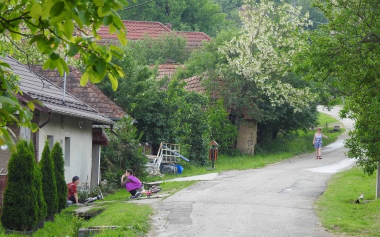 Élhető környezetté alakult az egykori tövisháti sártenger, megváltozott Debren község arculata