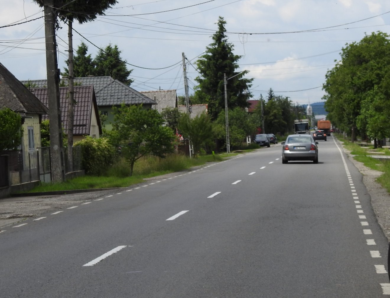 Hosszúmezői főutca. A kétharmad részt magyarok lkta településen kevesen foglalkoznak már mezőgazdasággal •  Fotó: Makkay József