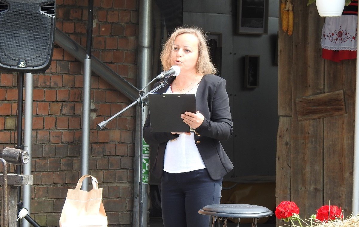 Józsa Eszter marosszéki falugazdász ,,vezényelte