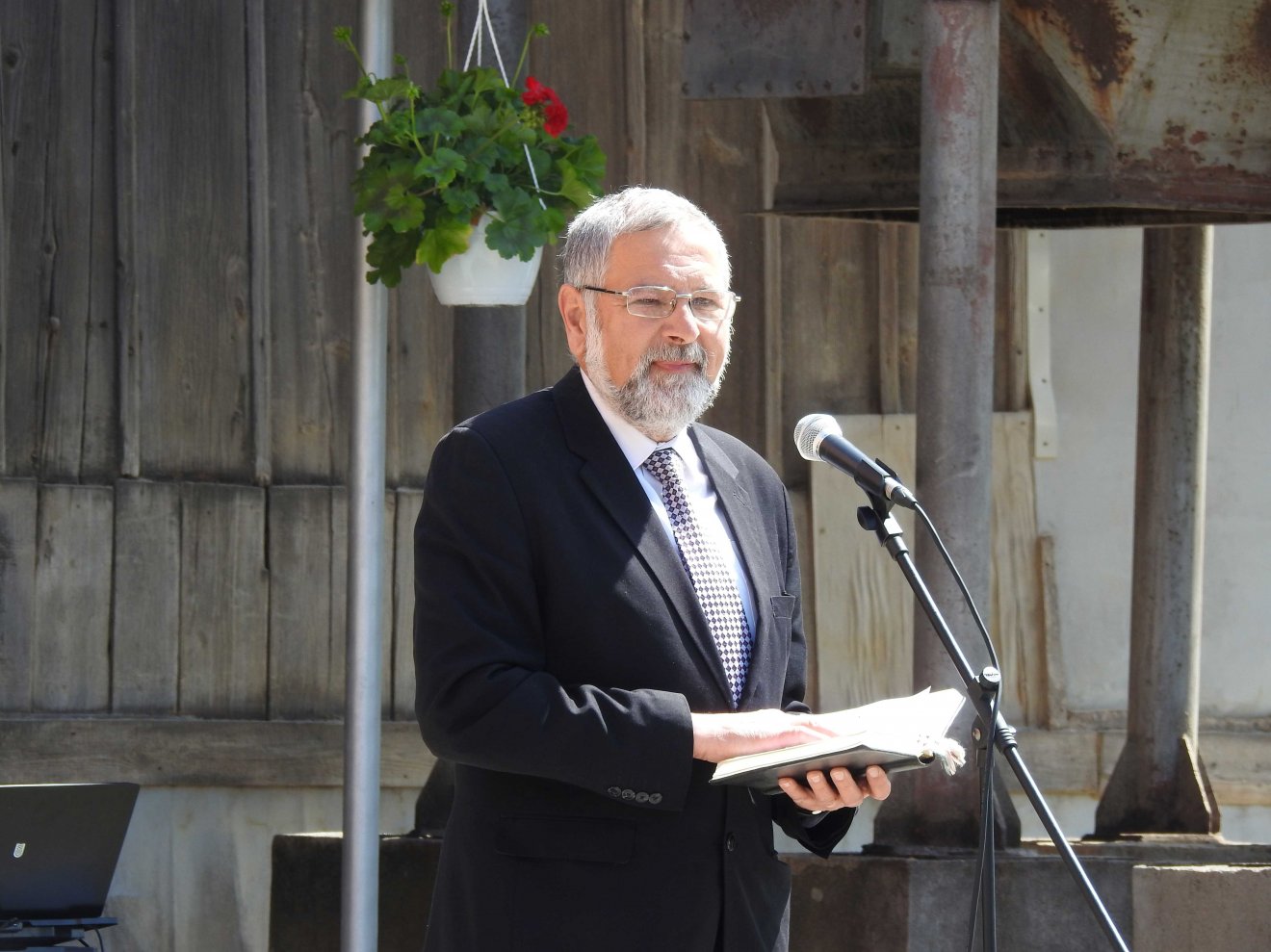 Adorjáni Kálmán református lelkész az ige szavaival méltatta a malom jelentőségét •  Fotó: Makkay József
