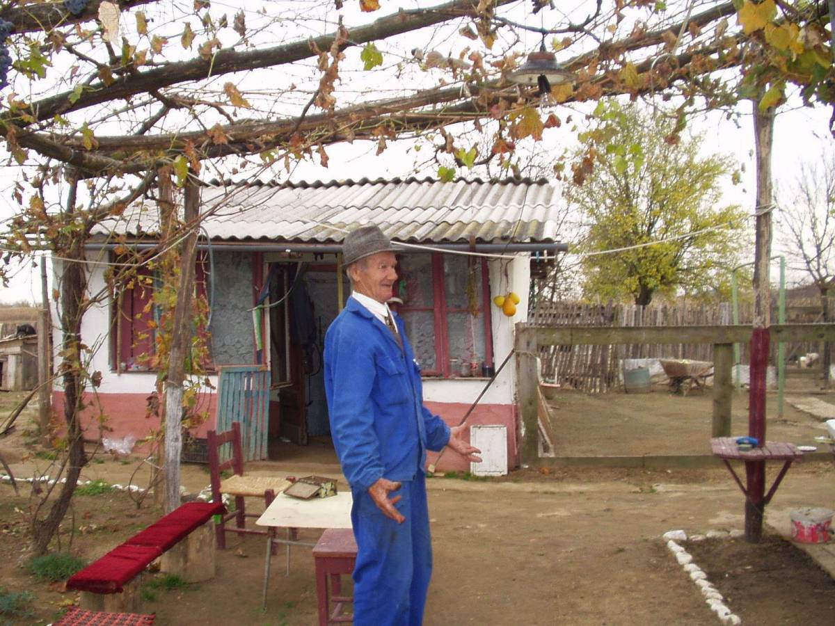 A vajdahunyadi vasmunkás nyugdíjas napjaira telepedett haza &bullet;  Fotó: Sütő Éva