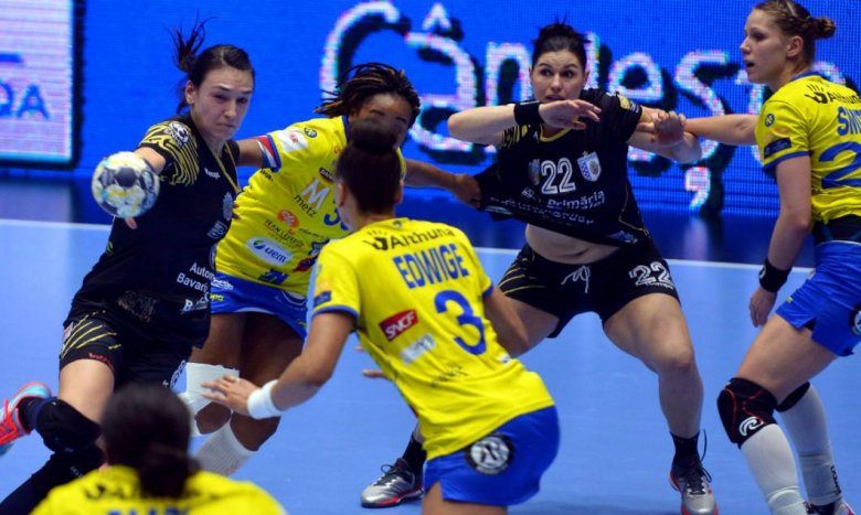 A Cristina Neaguval (balról) felálló romániai sztárcsapat viszontagságos párharc során jutott tovább a Metz ellen •  Fotó: Digisport. ro