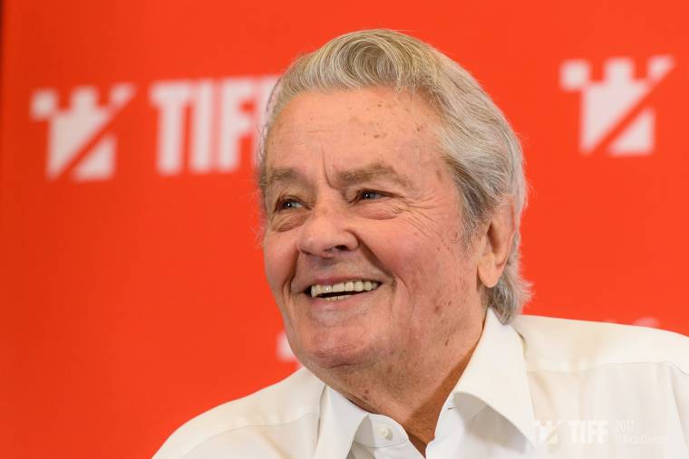 Elhunyt a legendás francia színész, Alain Delon