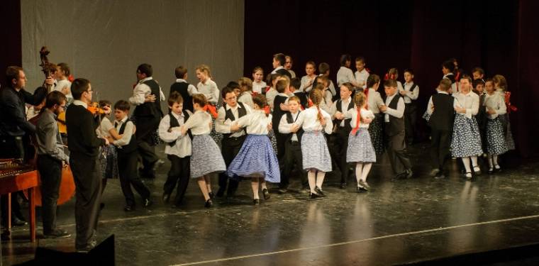 Harminc éve ropja a Bogáncs