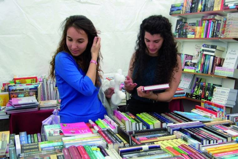 Sztárok, bohócok, irodalommaraton