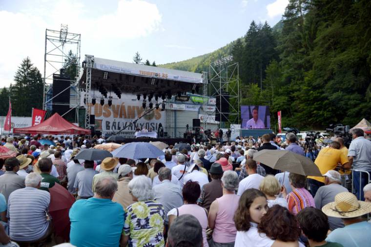 Új anyaország a bizonytalan világban