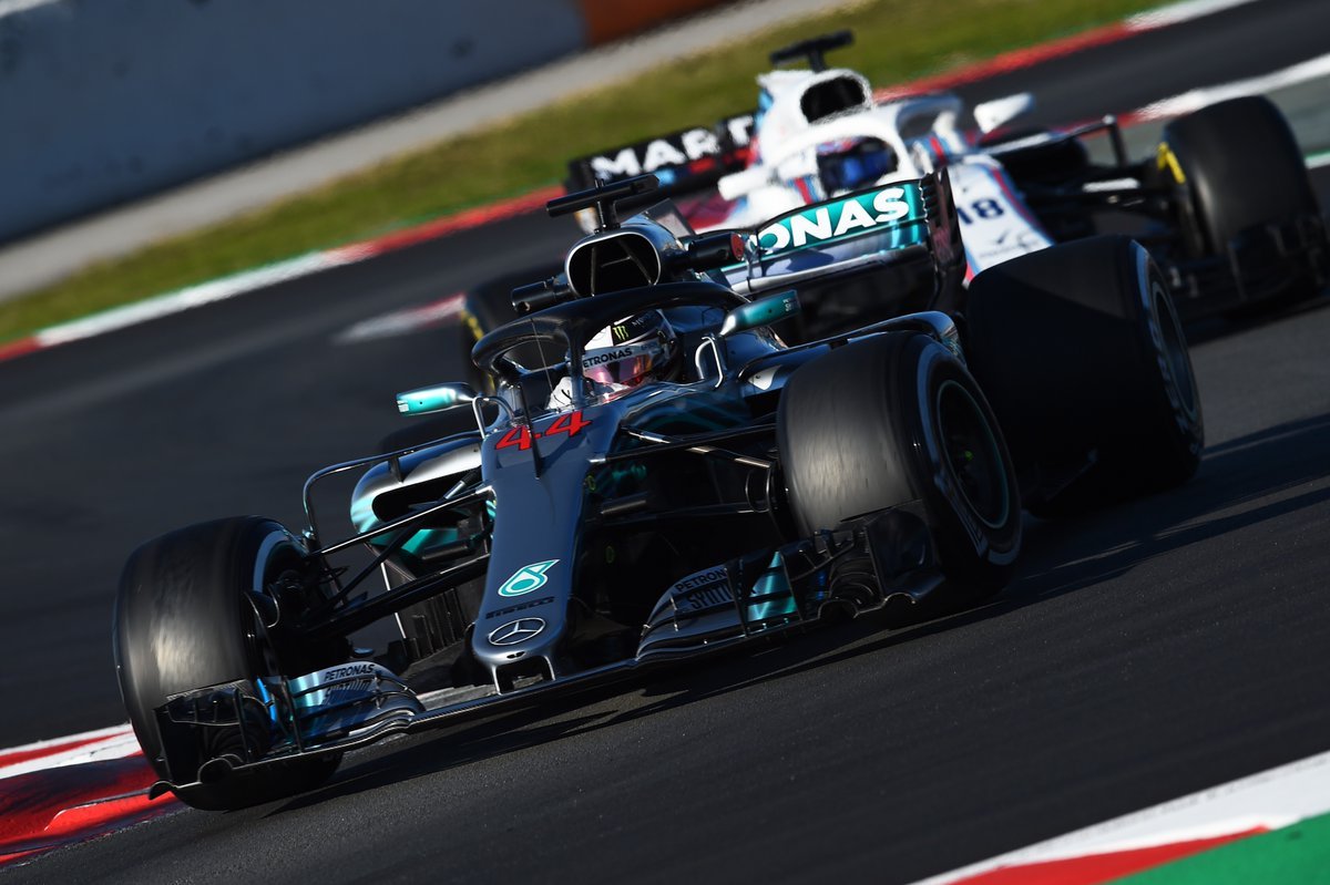 Glória a fejek fölött. Biztonságosabbá tették a versenyzést &bullet;  Fotó: Twitter.com/F1