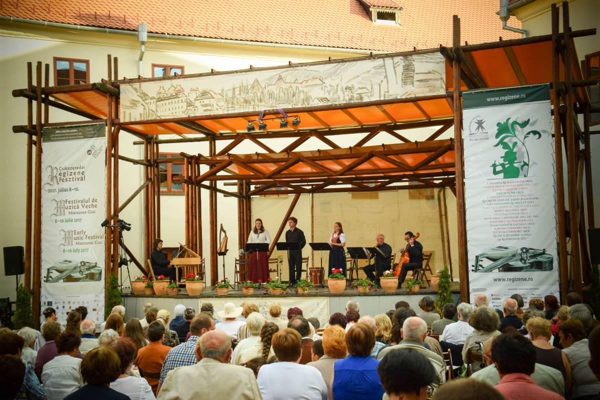 Dalok szerelemről, száműzetésről. Visszapörgették az időt a háromszáz évvel ezelőtti muzsikák világába &bullet;  Fotó: Puskás Renáta