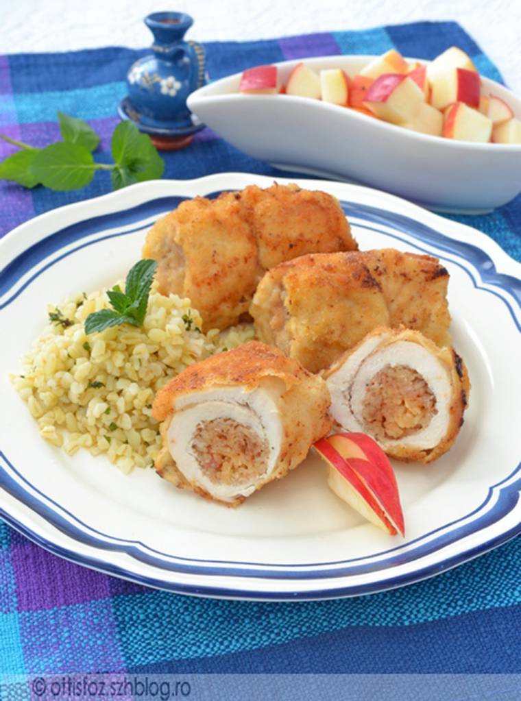 Töltött húsok zöldséggel, gyümölccsel