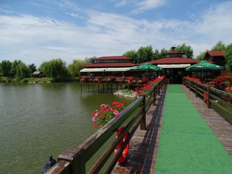 Horgony, az út menti csárda