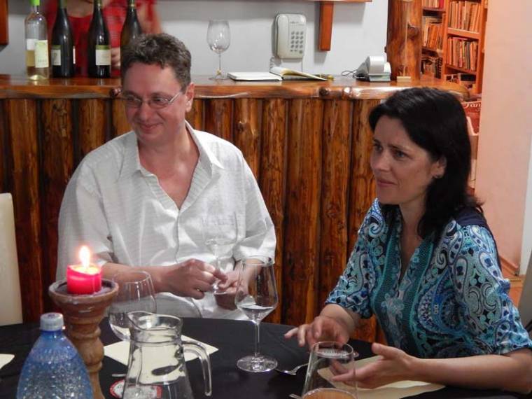 Tulipán könyvesbolt és borozó: a magyar kultúra végvára