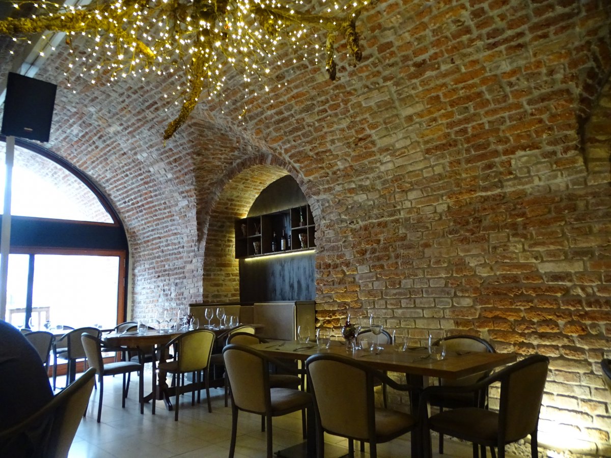 A legnagyobb vármaradványban működő Fusion étterem egyedi élményt nyújt &bullet;  Fotó: Dorozsmai Endre