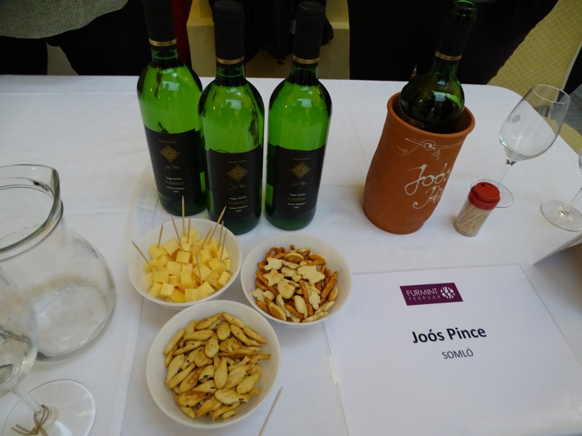 A borkóstolás mellett a harapnivaló sem maradhat el &bullet;  Fotó: Dorozsmai Endre
