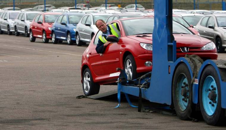 Reexport, az autóeladások életben tartója