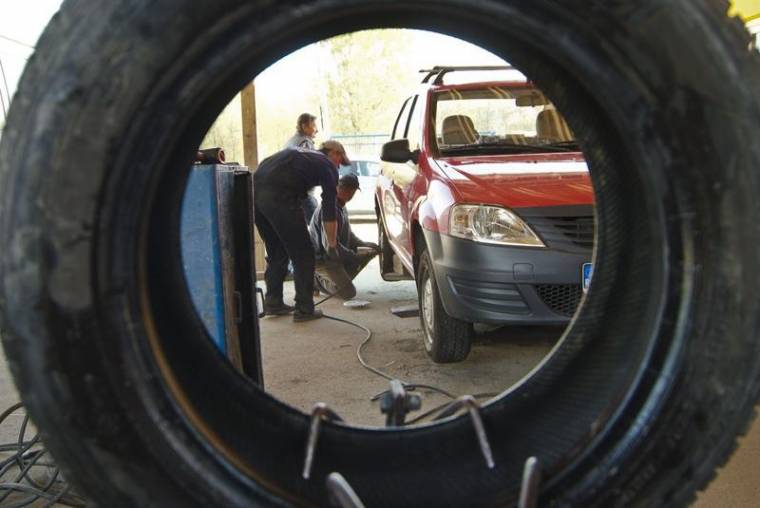 Téli gumiabroncstól a motorfékig