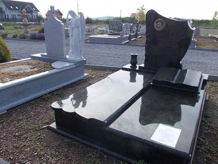 Gránitba, betonba foglalt öröklét