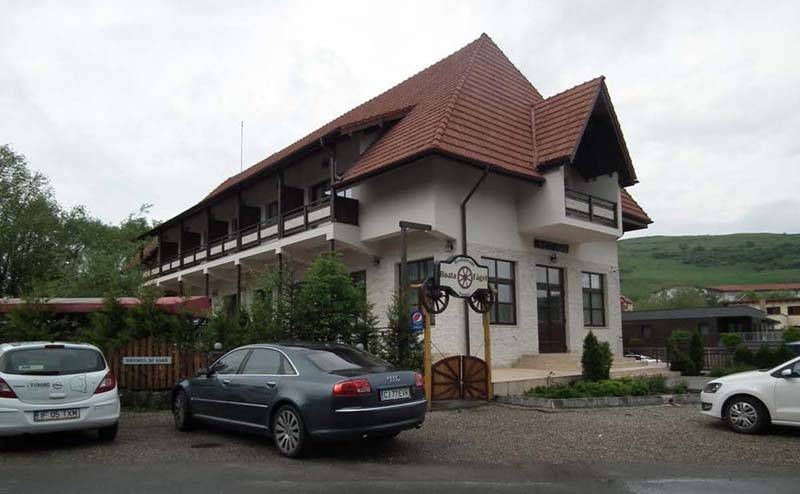 &bullet;  Fotó: Makkay József