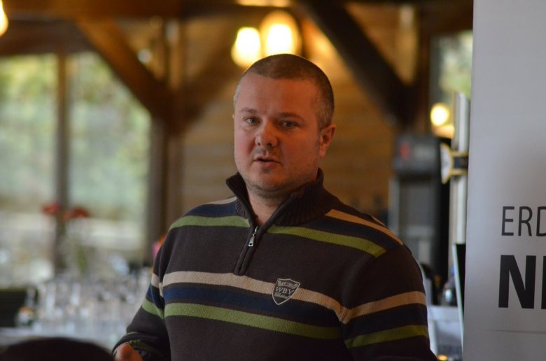 Vitus Csaba fűszernövény-termesztő tizenegy év után lett vállalkozó •  Fotó: Aranyosszéki Gazdák Egyesülete
