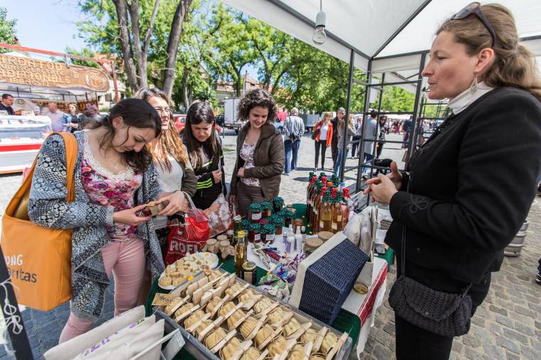 Főszereplő a spárga és a rebarbara