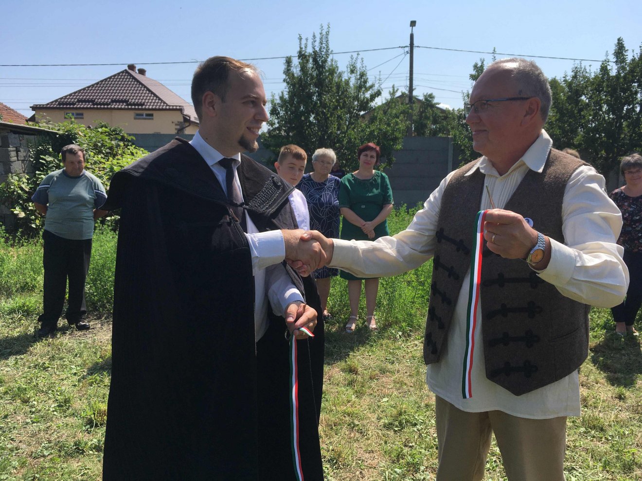 Tündérkertavatás Apában Kiss Szabolcs lelkipásztor társaságában •  Fotó: Csókási-Budaházi Attila gyűjteménye