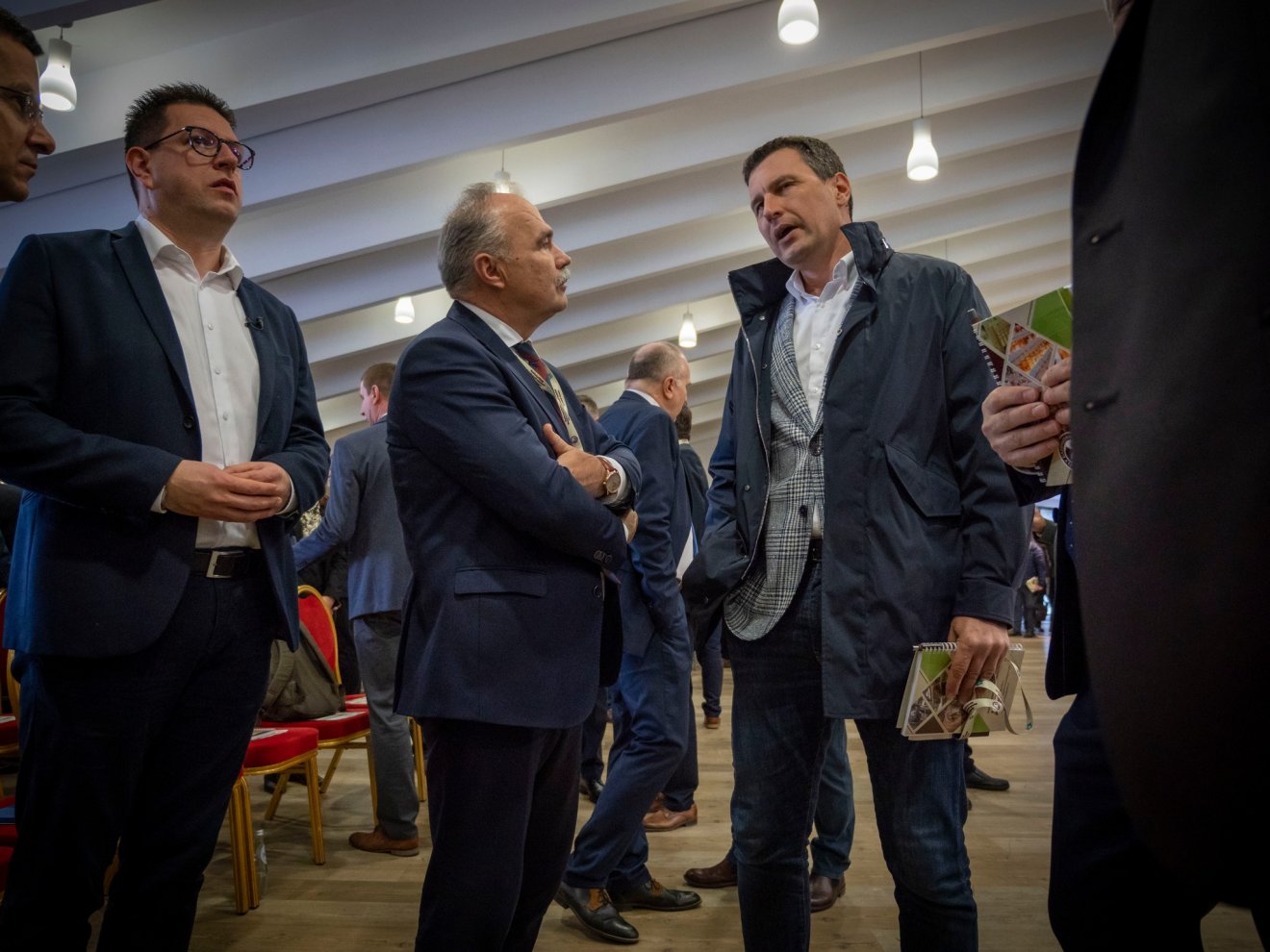 Vincze Loránt, Nagy István és Tánczos Barna a rendezvény szünetében •  Fotó: Székely Gazdaszervezetek Egyesülete