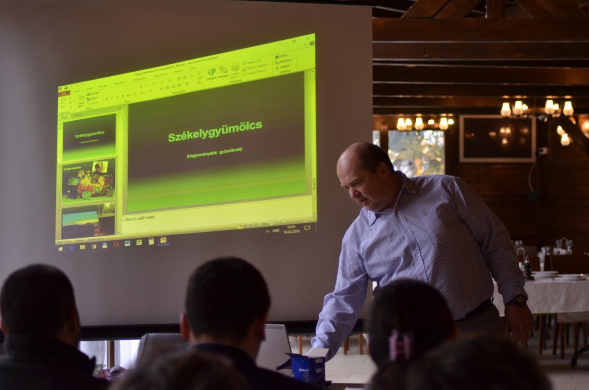 György Mátyás a Székelygyümölcs projekt sikeréről &bullet;  Fotó: Aranyosszéki Gazdák Egyesülete