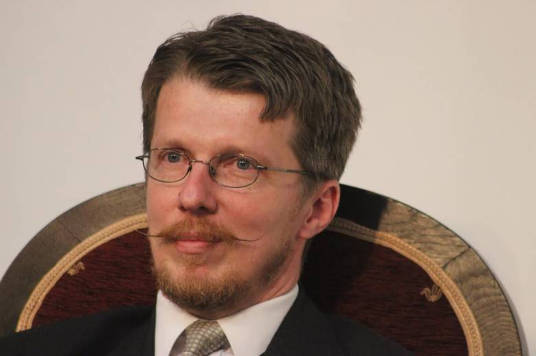 Babucs Zoltán: a hivatalos akadémiai történetírás megosztja a közvéleményt