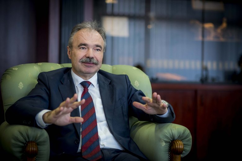 Dr. Nagy István: több mint száz külhoni szakember láthatja el fontos információkkal és a gazdálkodáshoz
szükséges tanácsokkal a határon túl élő termelőket •  Fotó: Pelsőczy Csaba