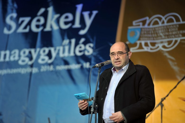 Sabin Gherman szerint az új Romániában egyesült különböző régiók románságának sem vették ﬁ gyelembe az igényeit Bukarestben •  Fotó: Beliczay László