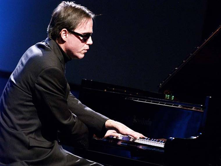 Háború és béke a zongoránál: újrakomponált vigasztalás